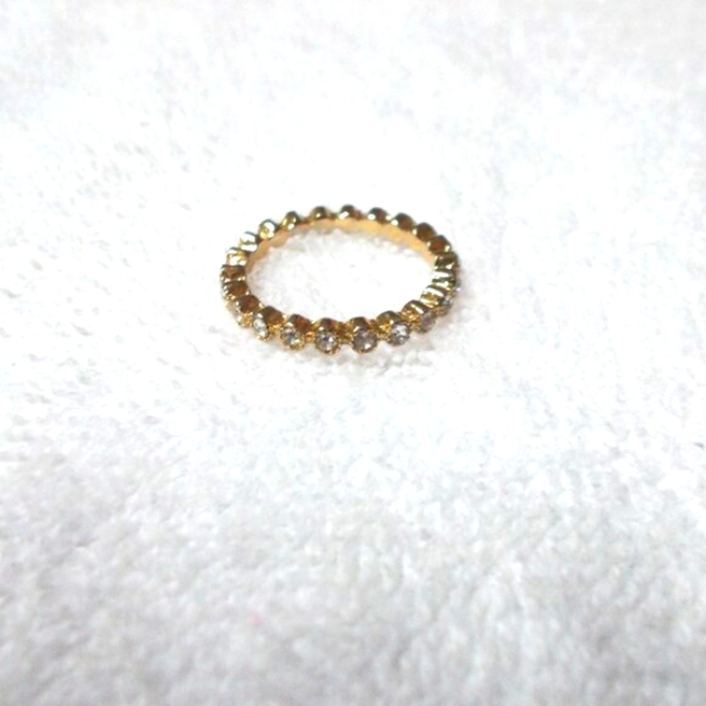 Ardene size 8 goldtone and faux diamond ring